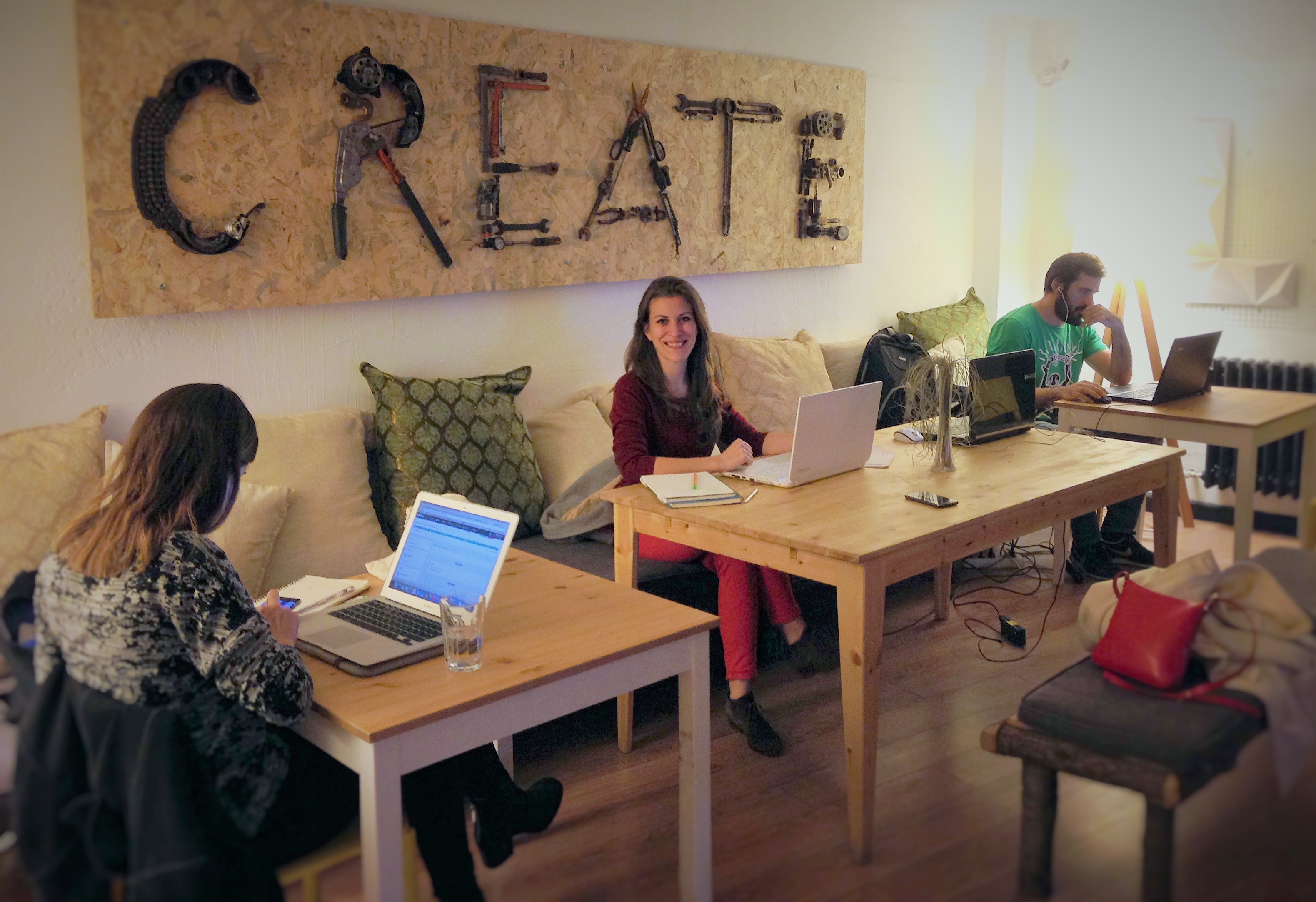 Solène Pignet, fondatrice de www.creatorsforgood.com, à l’espace de co-working Kolektif House, Istanbul, Turquie